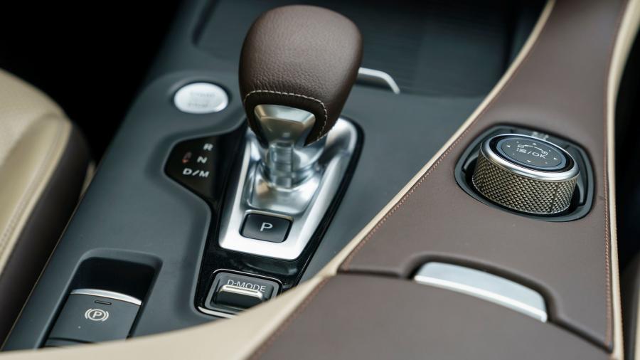 Детали интерьера Infiniti QX50 2.0t 2018 года  (NA) (фото 53 из 60)